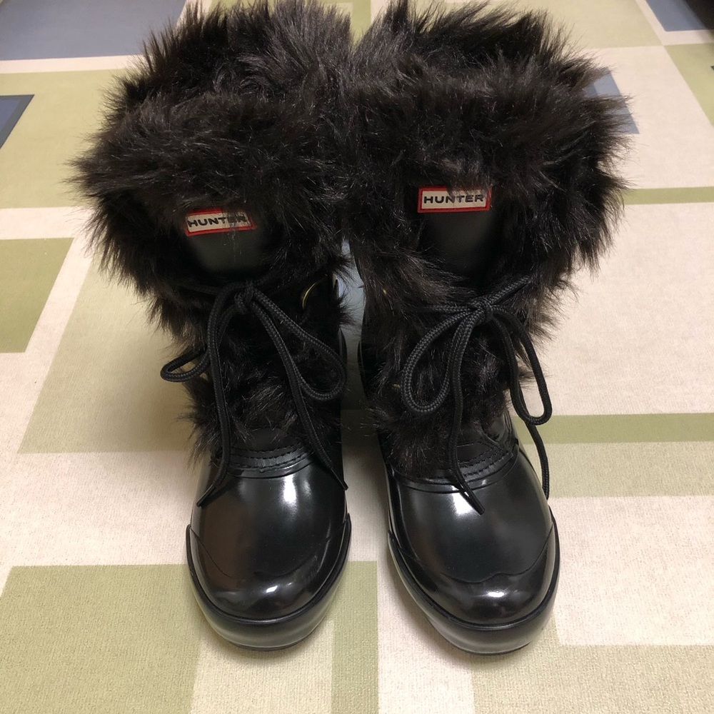 RARE Hunter Cathie Fur-Trimmed Boots - Picture 2 of 8